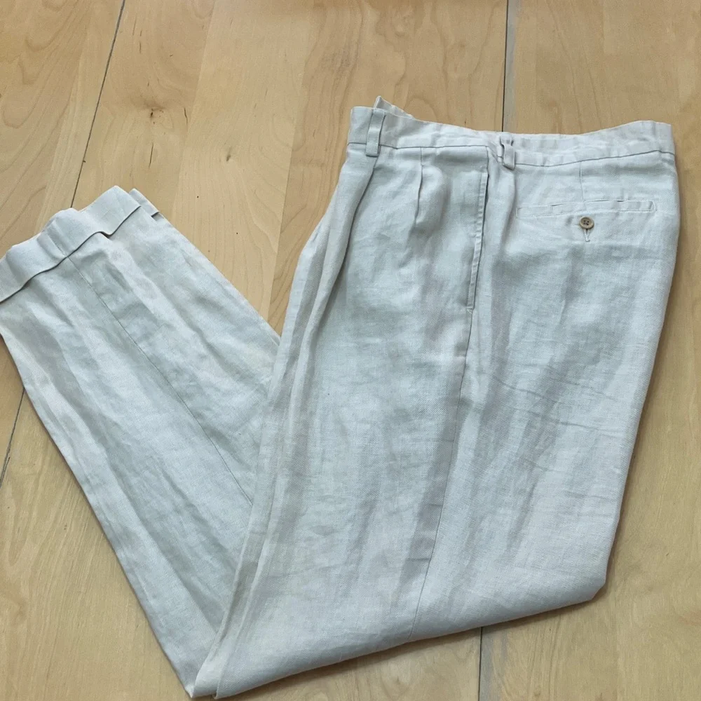 Banana Republic Light Stone Linen Pleated Chinos size 35L great condition